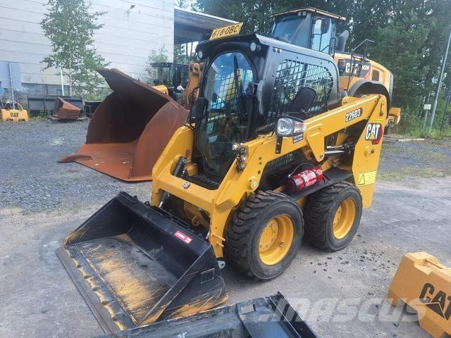 CAT 226D3 Фронтальні навантажувачі