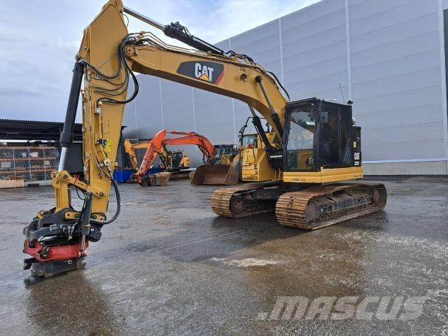 CAT 325F Гусеничні екскаватори