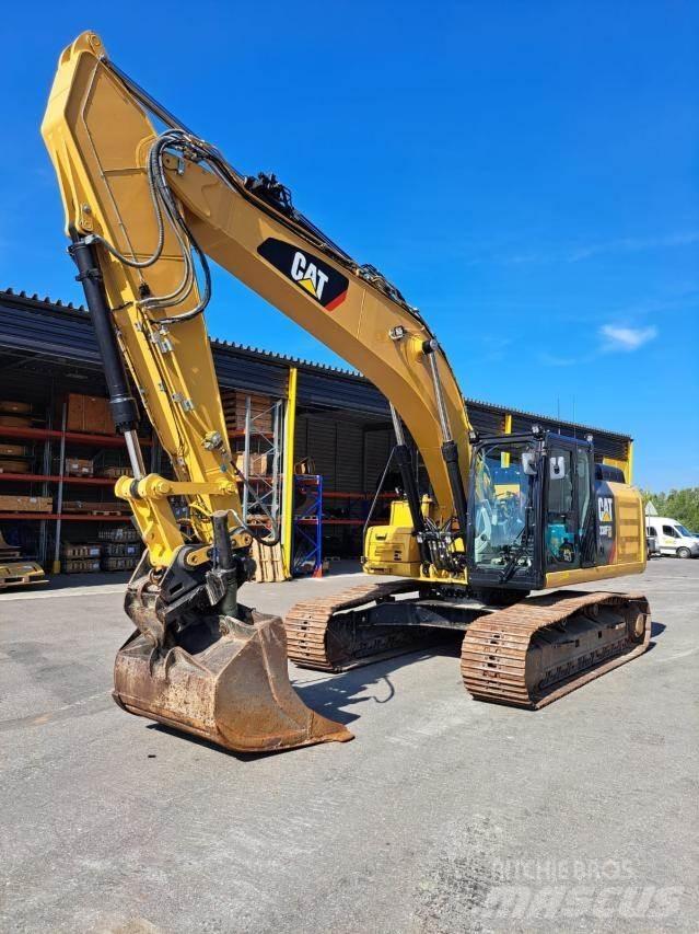 CAT 330F Гусеничні екскаватори