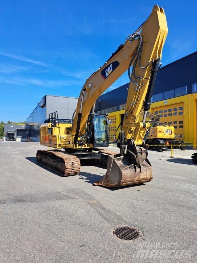 CAT 330F Гусеничні екскаватори