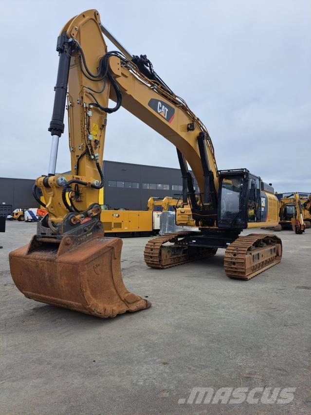 CAT 352F XE Гусеничні екскаватори
