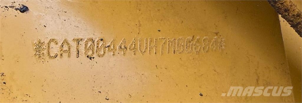 CAT 444 Екскаватори-навантажувачі