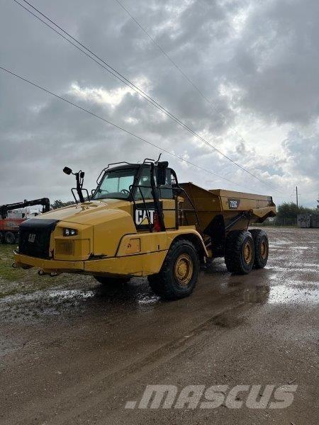 CAT 725C Зчленовані самоскиди