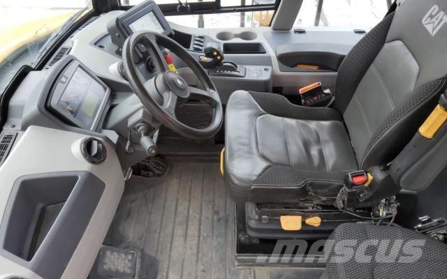 CAT 730-04A Зчленовані самоскиди