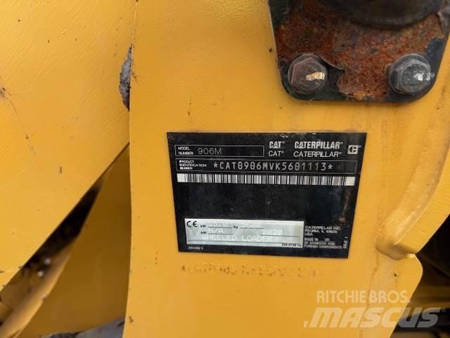 CAT 906M Фронтальні навантажувачі