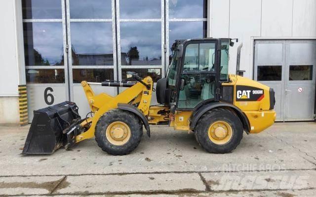 CAT 906M Фронтальні навантажувачі