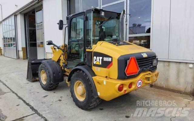 CAT 906M Фронтальні навантажувачі