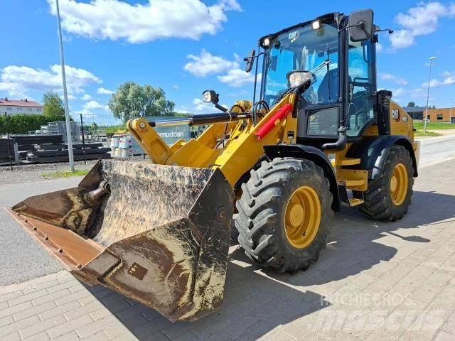CAT 908 Фронтальні навантажувачі