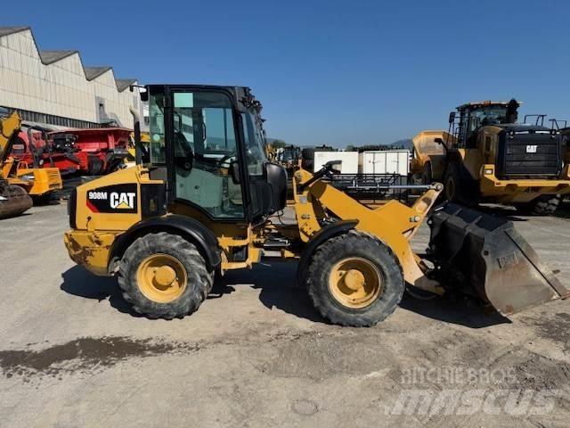 CAT 908M Фронтальні навантажувачі
