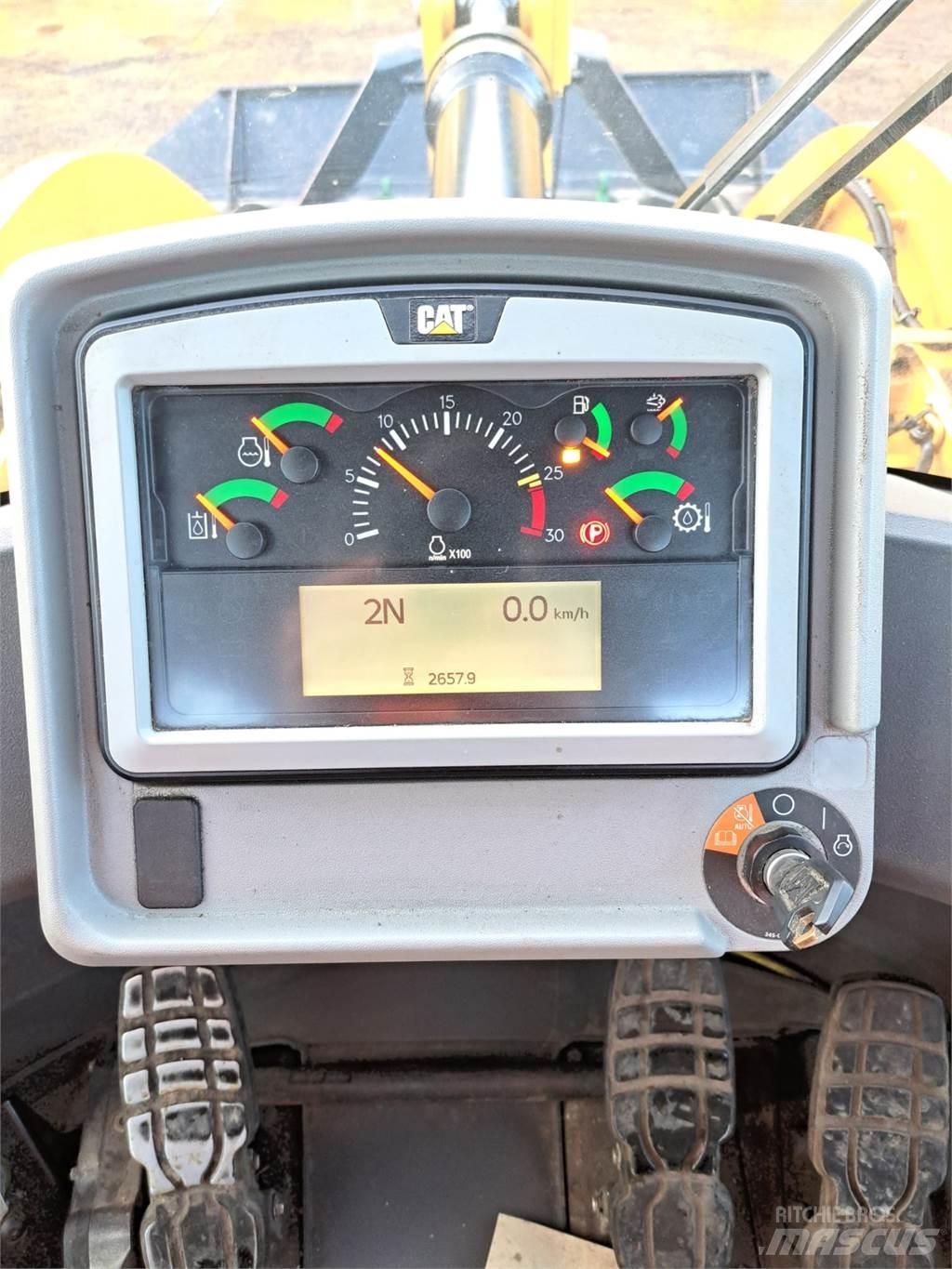 CAT 950M Фронтальні навантажувачі