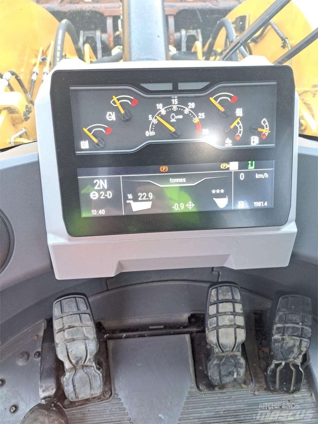 CAT 962 Фронтальні навантажувачі