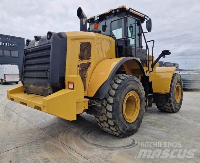 CAT 962M Фронтальні навантажувачі