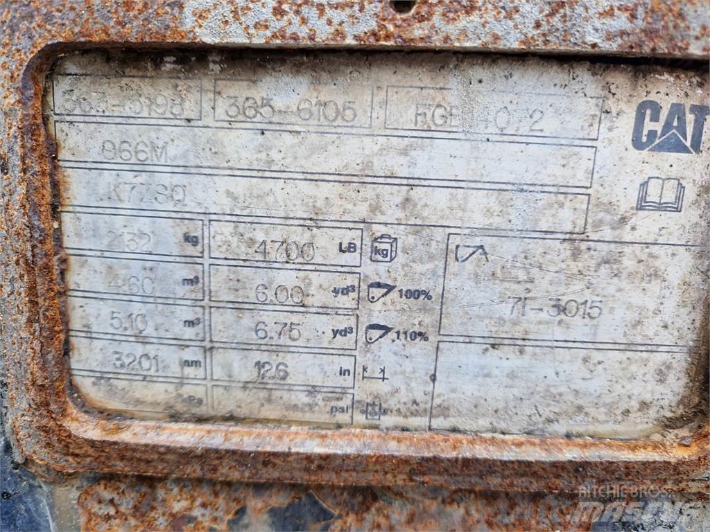 CAT 966 Фронтальні навантажувачі