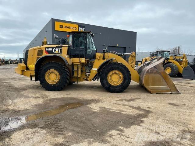 CAT 982M Фронтальні навантажувачі