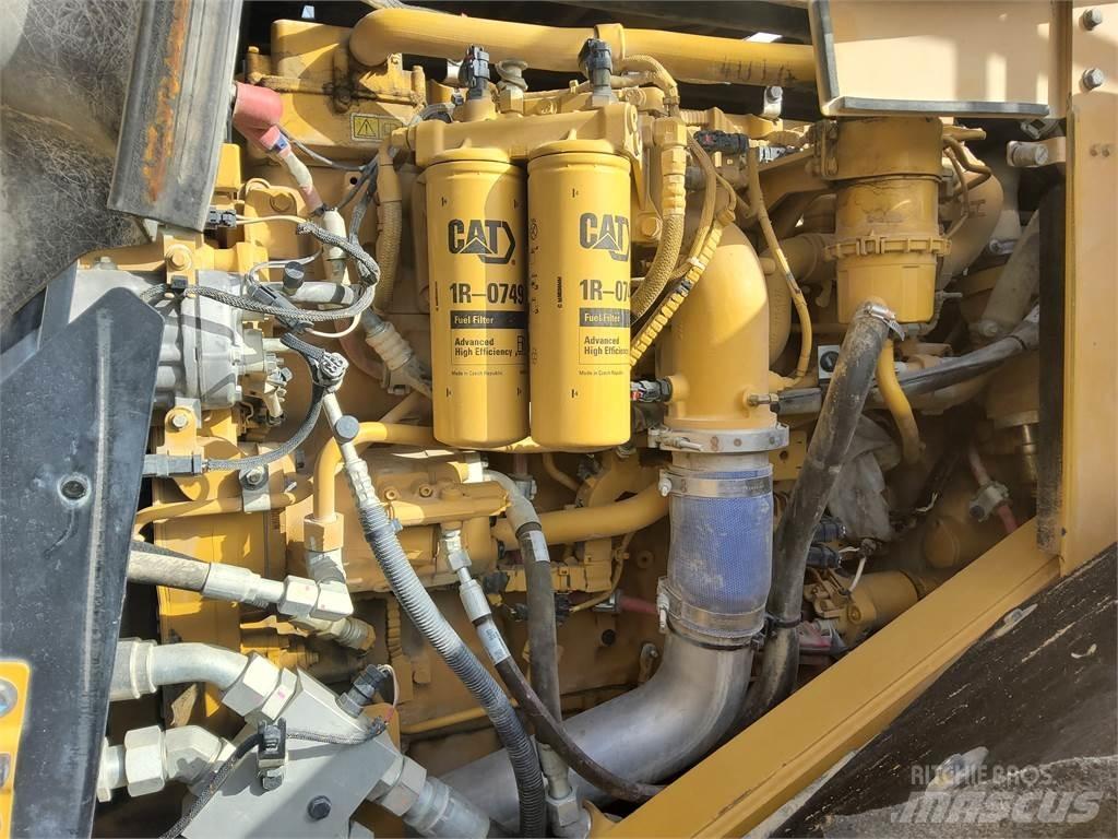 CAT 982M Фронтальні навантажувачі