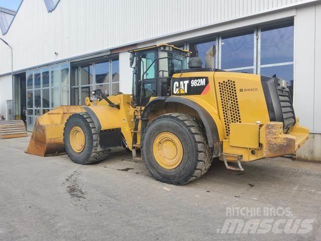 CAT 982M Фронтальні навантажувачі