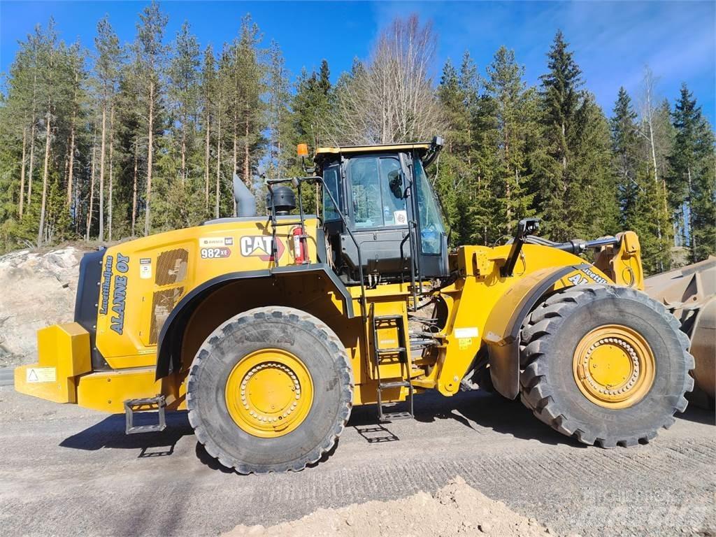 CAT 982XE Фронтальні навантажувачі