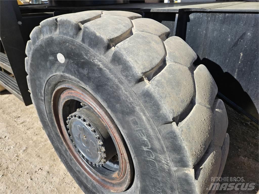 CAT M325D LMH Спеціальні екскаватори