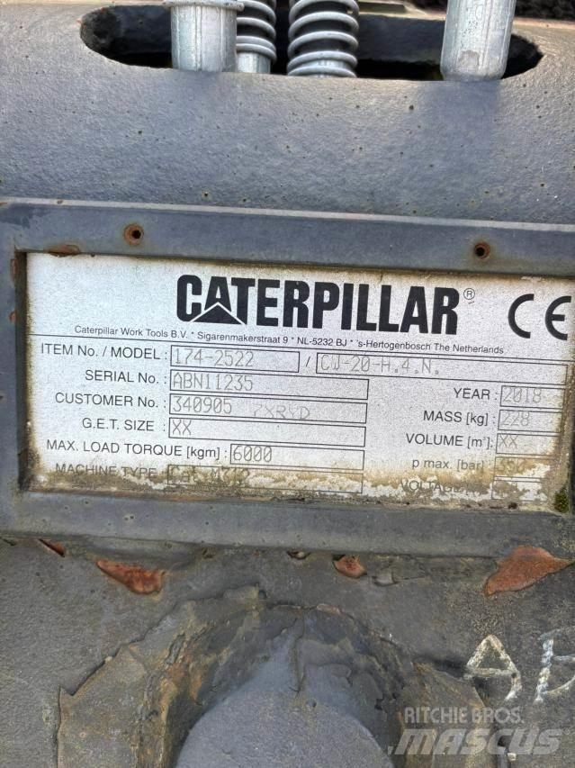 CAT Quick Coupler Екскаватори-навантажувачі