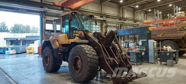Volvo L120F Фронтальні навантажувачі