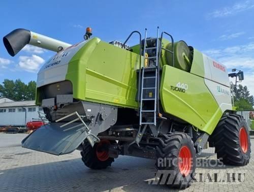 CLAAS Tucano 440 Зернозбиральні комбайни