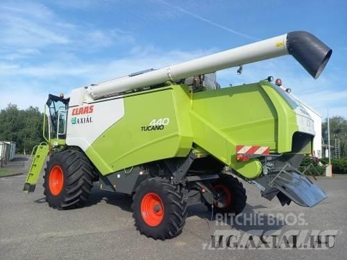 CLAAS Tucano 440 Зернозбиральні комбайни