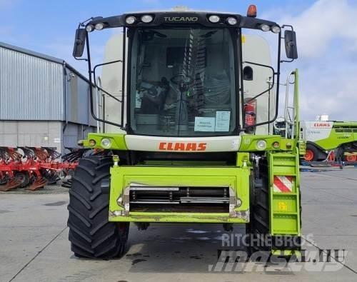 CLAAS Tucano 440 Зернозбиральні комбайни