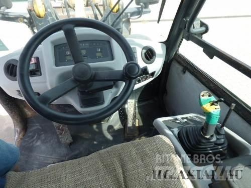 Komatsu 65 Фронтальні навантажувачі