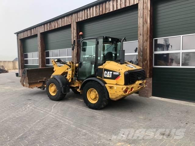 CAT 906 H 2 Фронтальні навантажувачі
