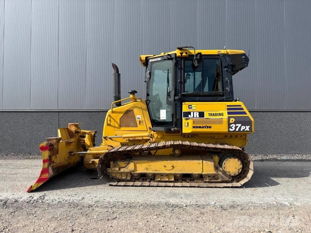 Komatsu D37 PX-23 Гусеничні бульдозери