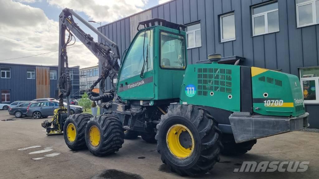 John Deere 1070 D Харвестери