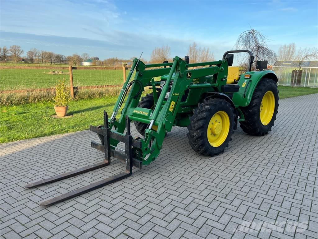 John Deere 5050E Трактори