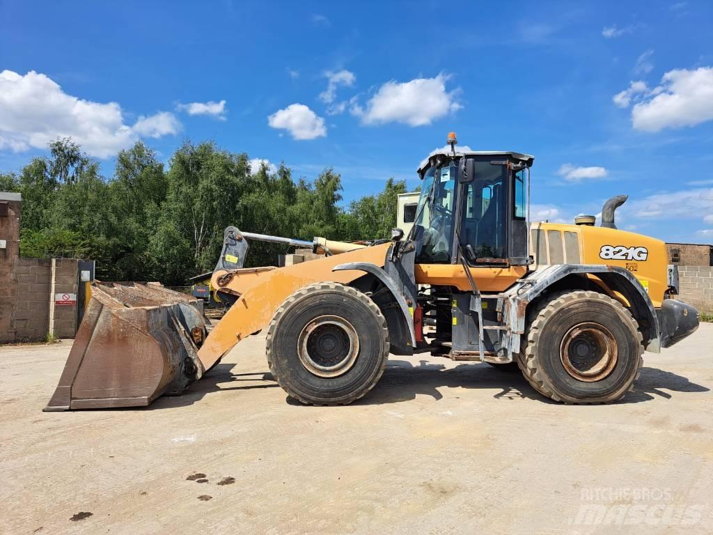 CASE 821 GXR Фронтальні навантажувачі