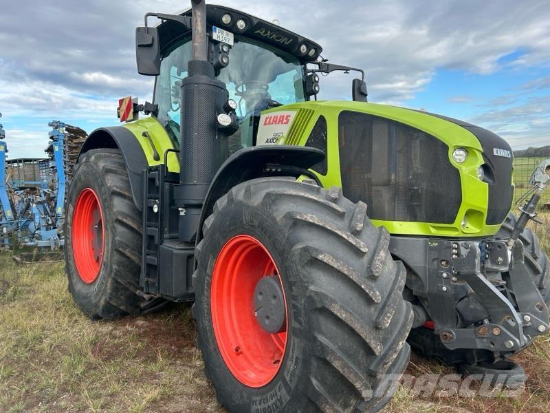 CLAAS Axion 950 Трактори