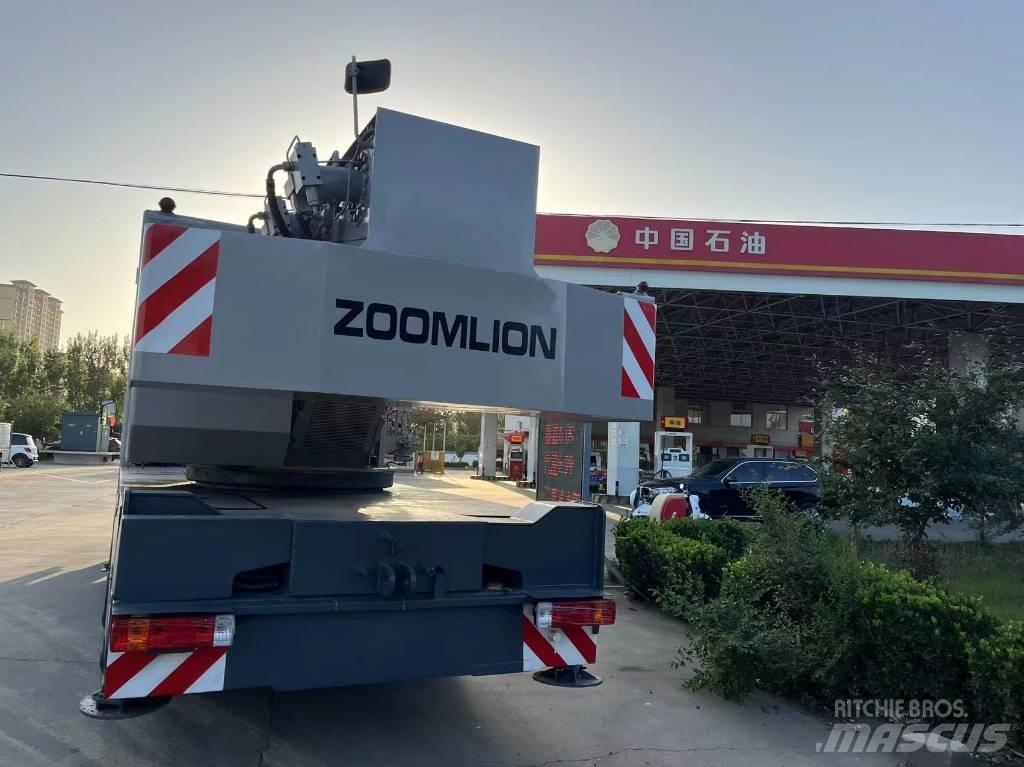Zoomlion QY25V автокрани