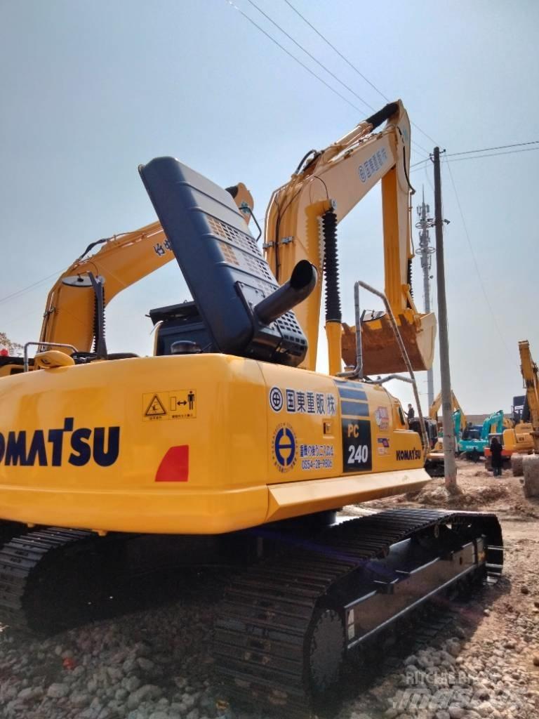 Komatsu PC 240 Гусеничні екскаватори