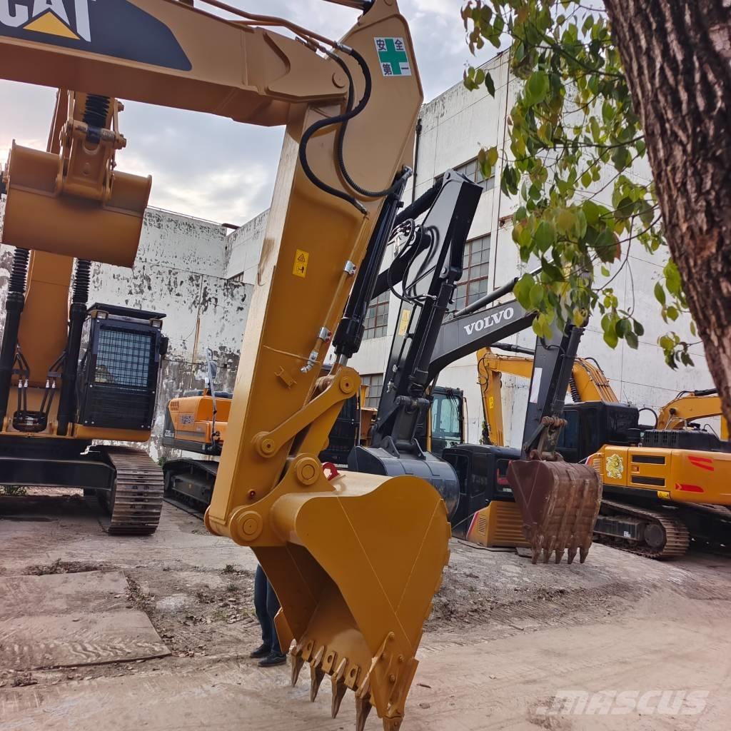 CAT 324 D2L Гусеничні екскаватори