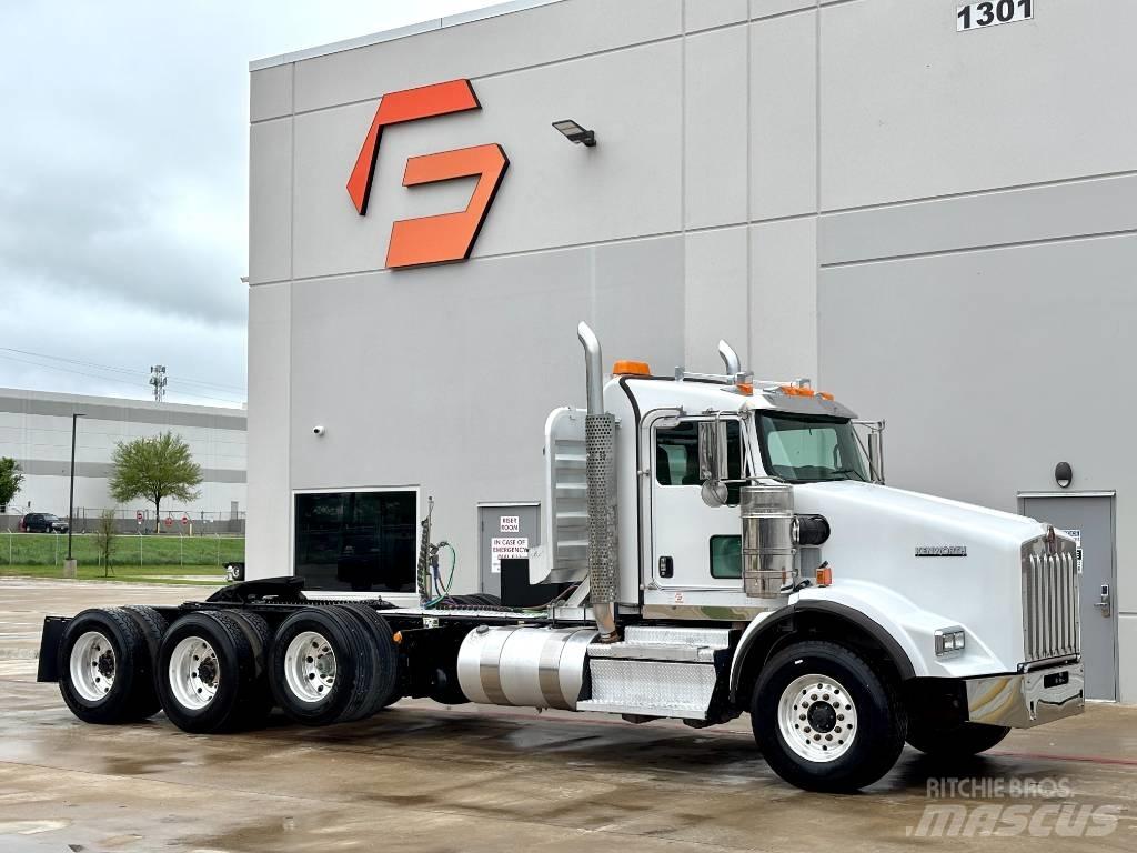 Kenworth T 800 Тягачі
