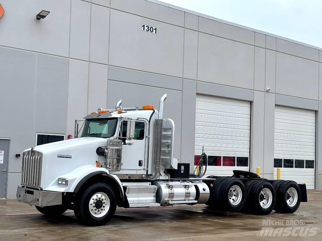 Kenworth T 800 Тягачі