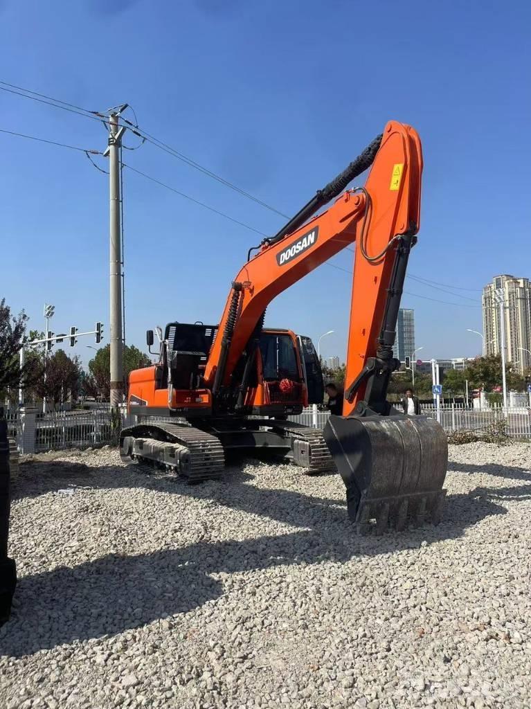 Doosan DX 225LC-9C Гусеничні екскаватори
