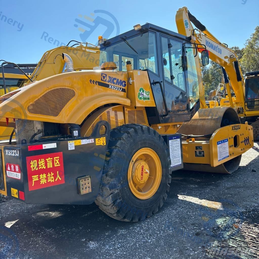 XCMG XS223J Грунтові котки