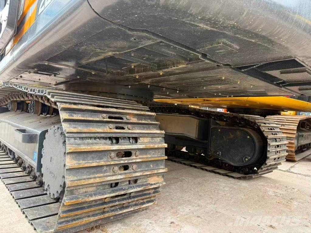 Hyundai R220LC-9S Середні екскаватори 7т. - 12т.