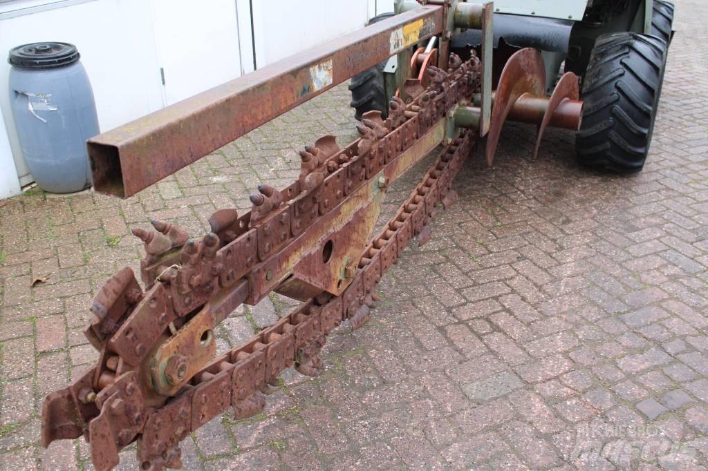 Ditch Witch 3210 Канавокопачі