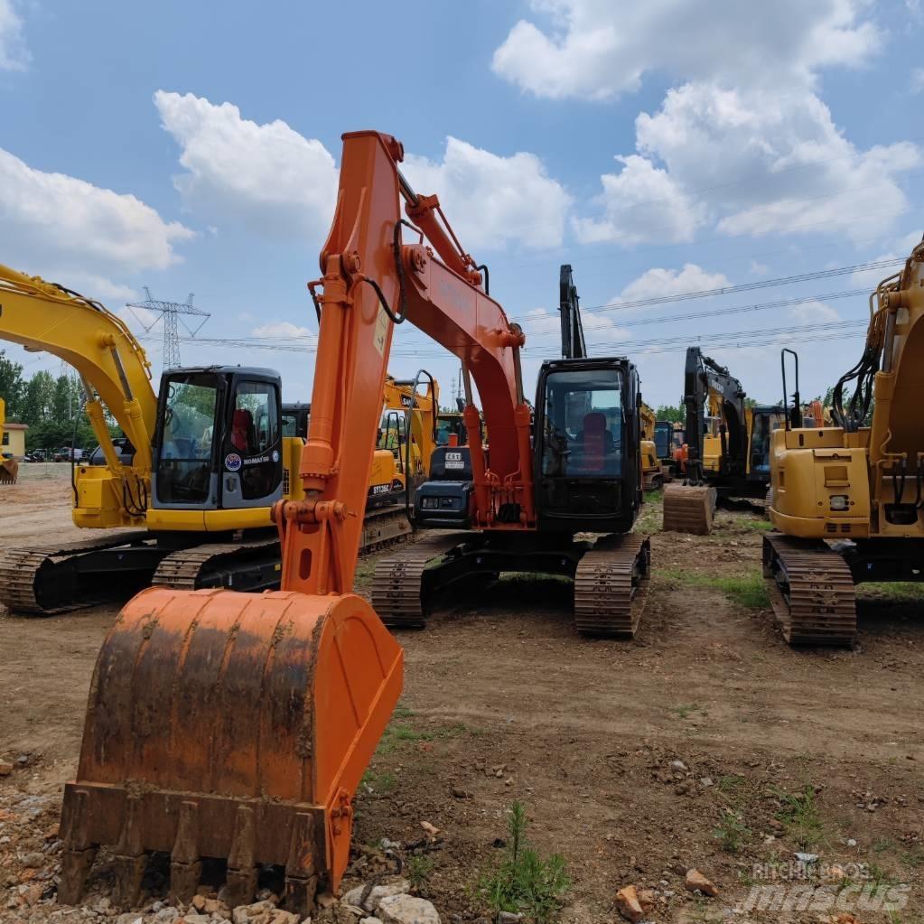 Hitachi ZX 120 Гусеничні екскаватори