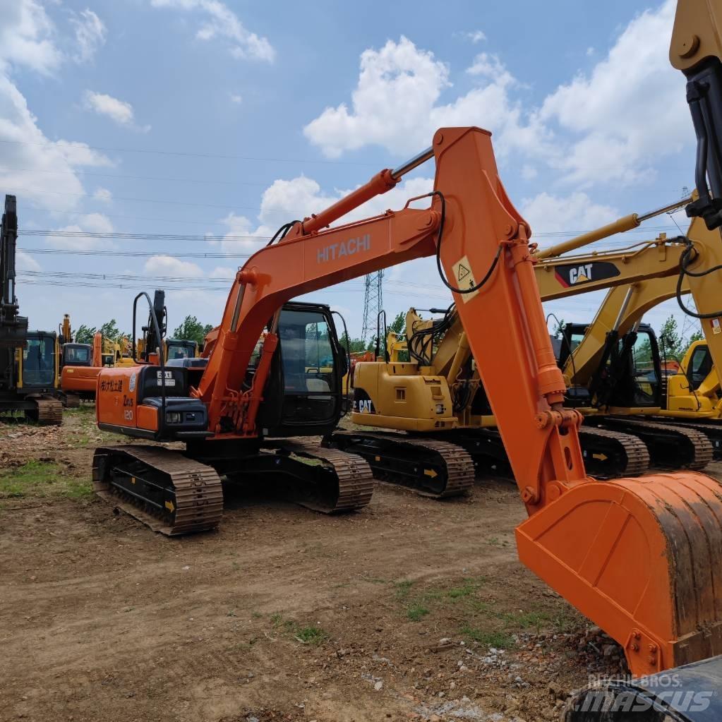 Hitachi ZX 120 Гусеничні екскаватори