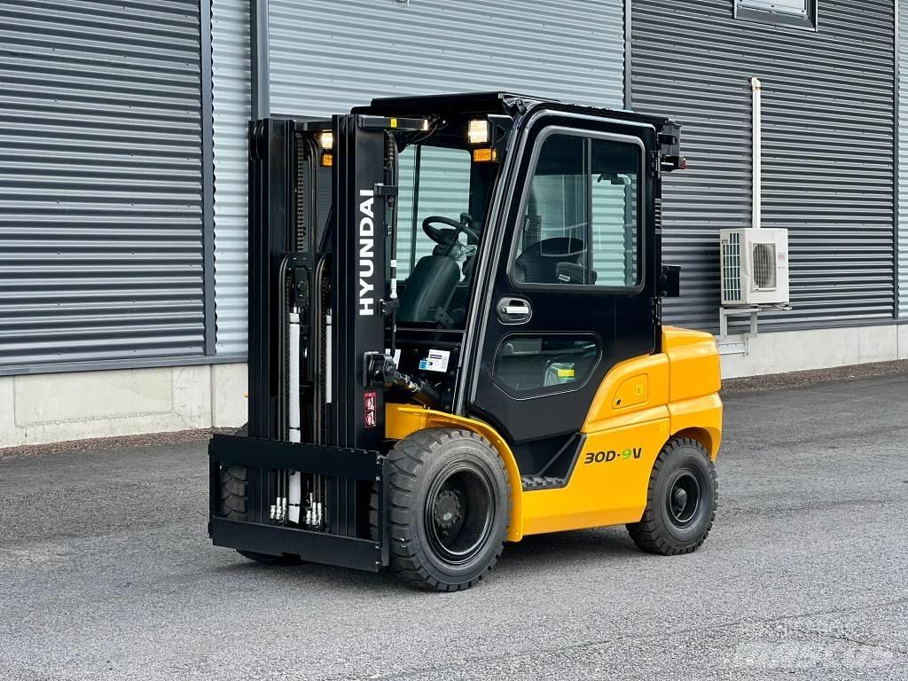 Hyundai 30D-9V Дизельні навантажувачі