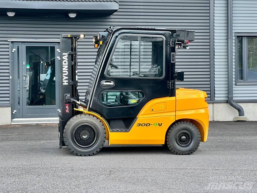 Hyundai 30D-9V Дизельні навантажувачі