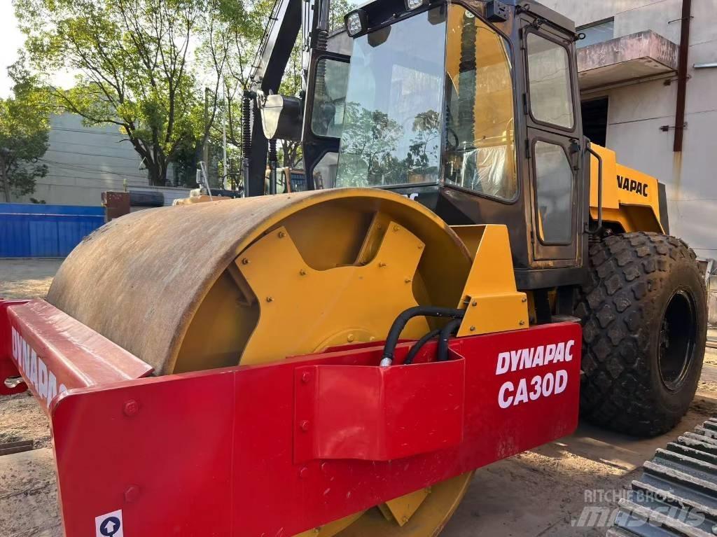 Dynapac CA 30 D Грунтові котки