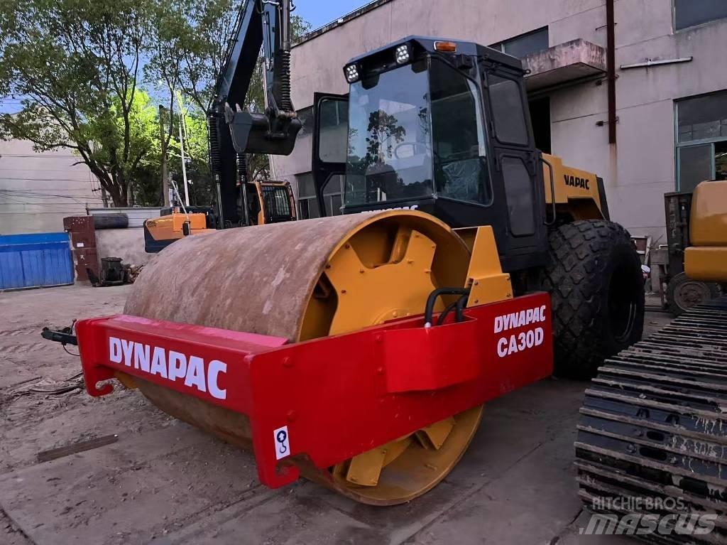 Dynapac CA 30 D Грунтові котки