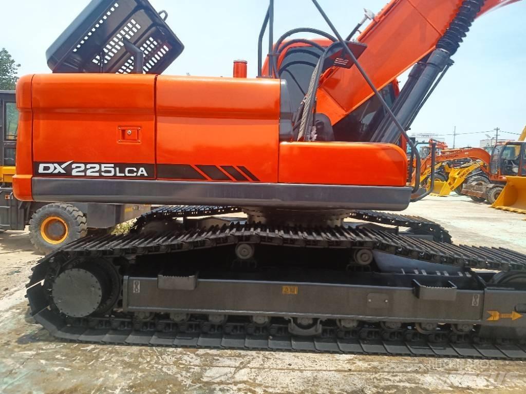 Doosan DX 225 Гусеничні екскаватори